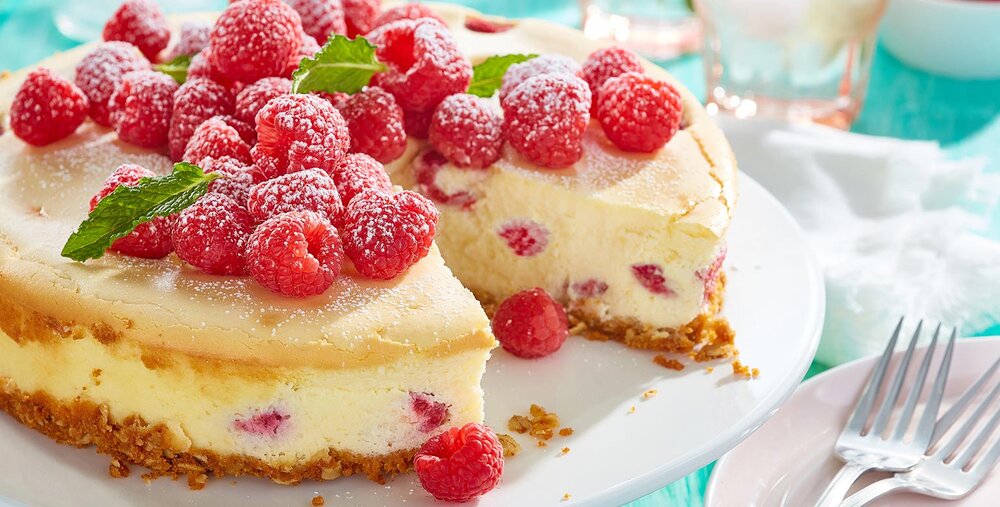 Fresh raspberry cheesecake